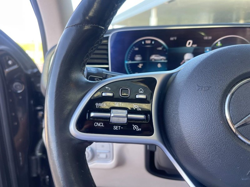 Mercedes-Benz GLE Vehicle Image 29