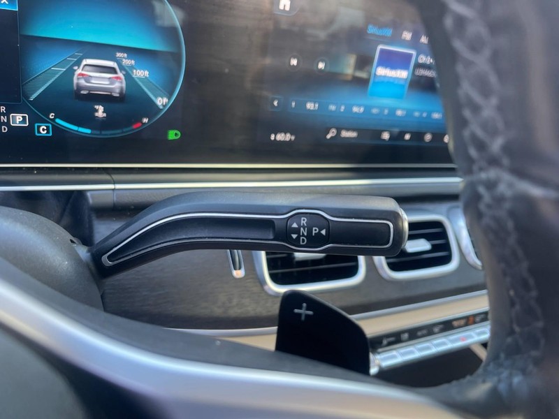 Mercedes-Benz GLE Vehicle Image 32