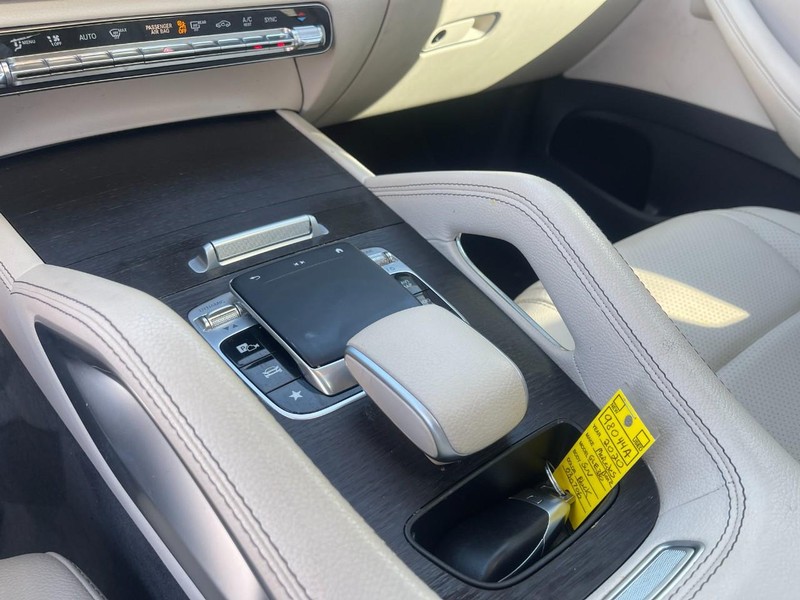 Mercedes-Benz GLE Vehicle Image 34
