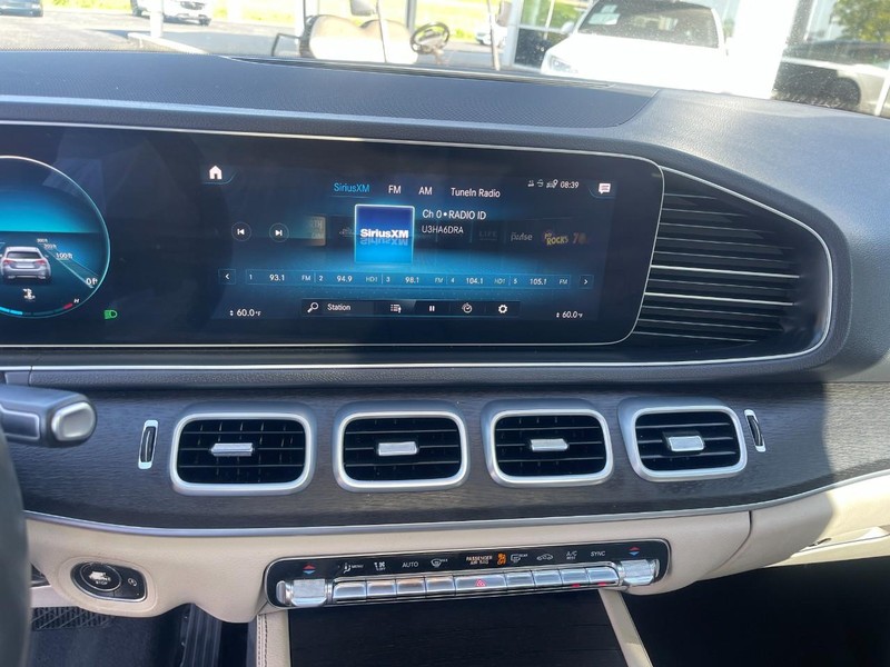 Mercedes-Benz GLE Vehicle Image 35
