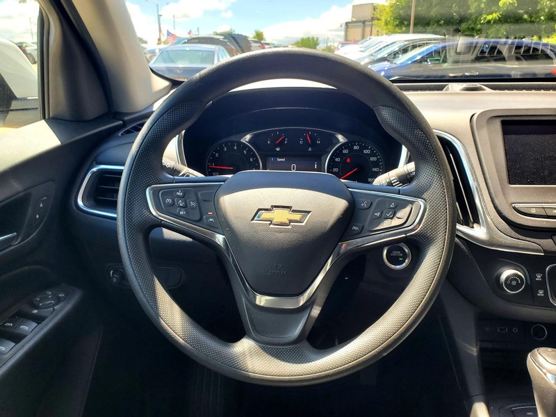 Chevrolet Equinox Vehicle Image 09
