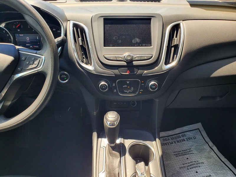 Chevrolet Equinox Vehicle Image 11