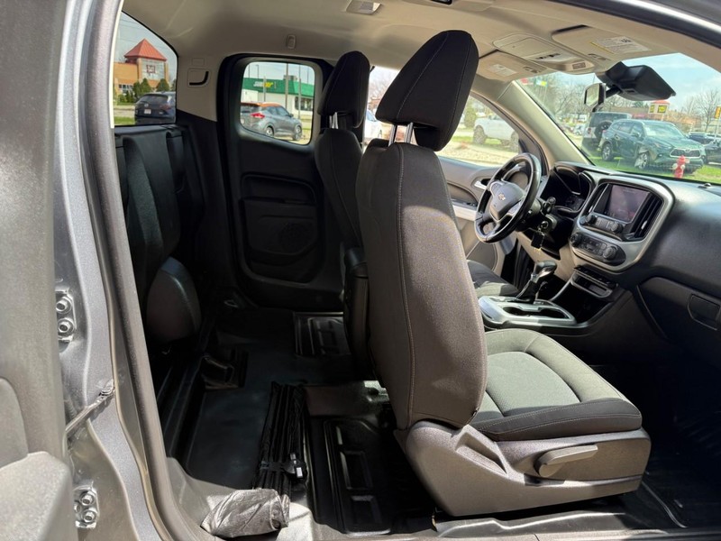 Chevrolet Colorado Vehicle Image 11
