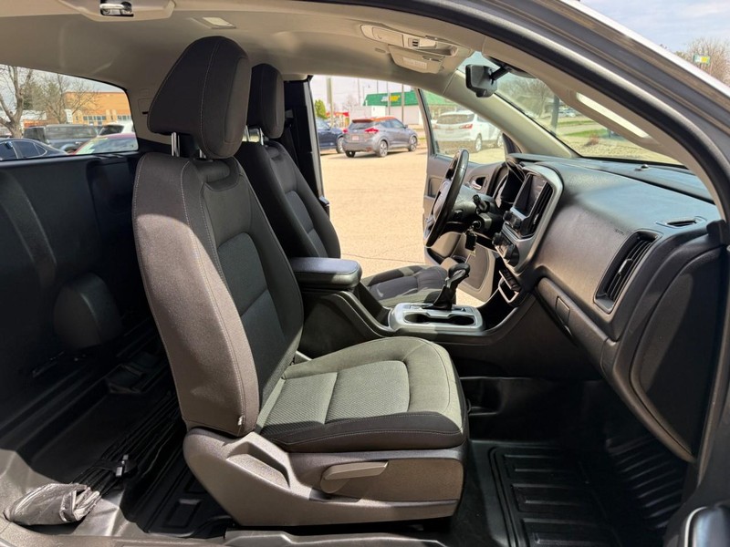 Chevrolet Colorado Vehicle Image 12