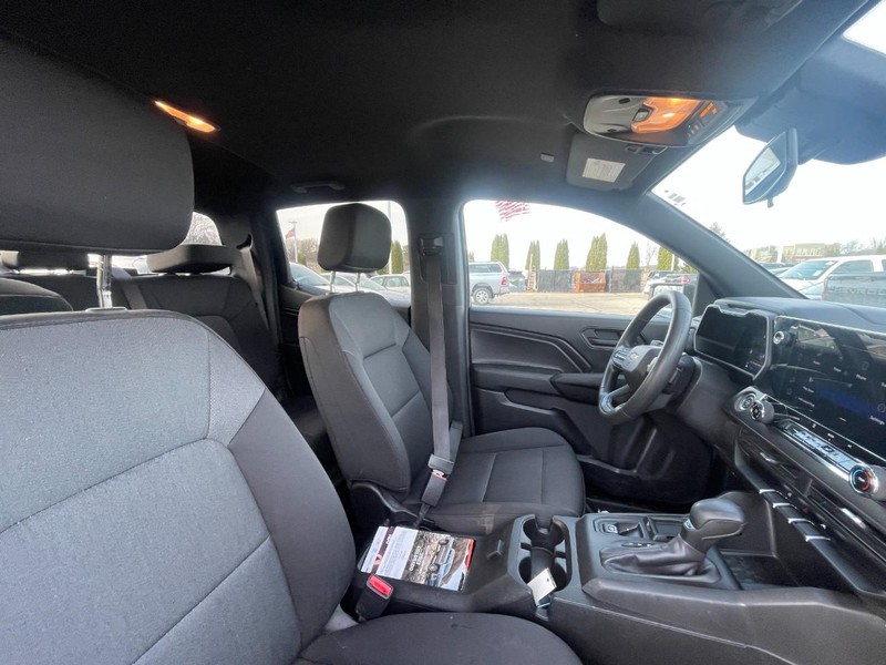 Chevrolet Colorado Vehicle Image 03