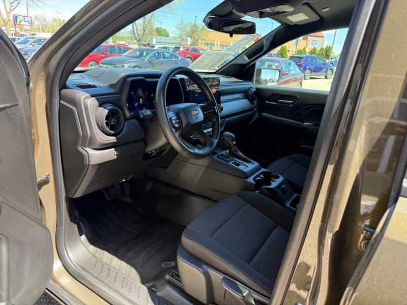 Chevrolet Colorado Vehicle Image 10