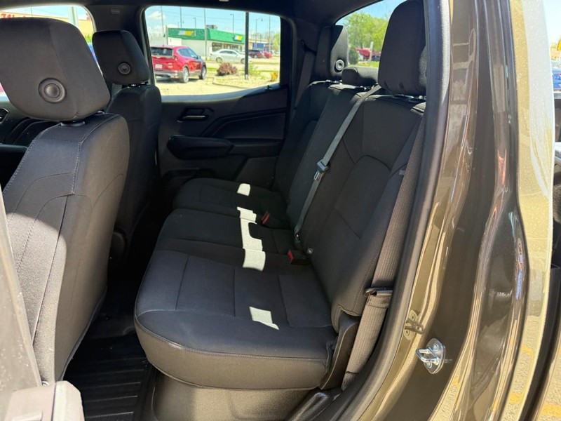 Chevrolet Colorado Vehicle Image 11