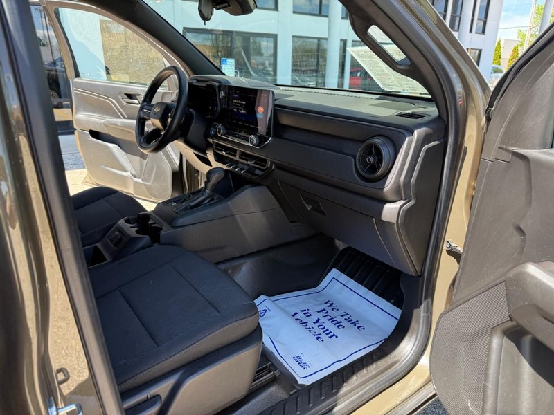Chevrolet Colorado Vehicle Image 17