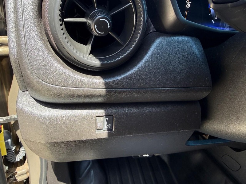 Chevrolet Colorado Vehicle Image 18