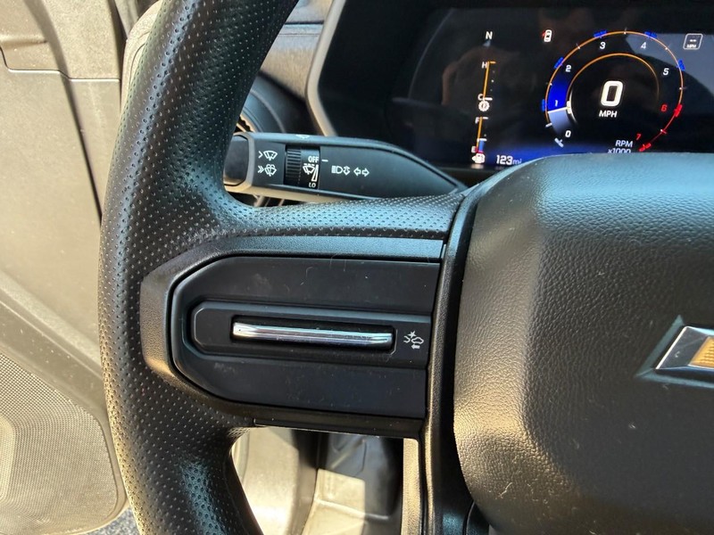 Chevrolet Colorado Vehicle Image 21