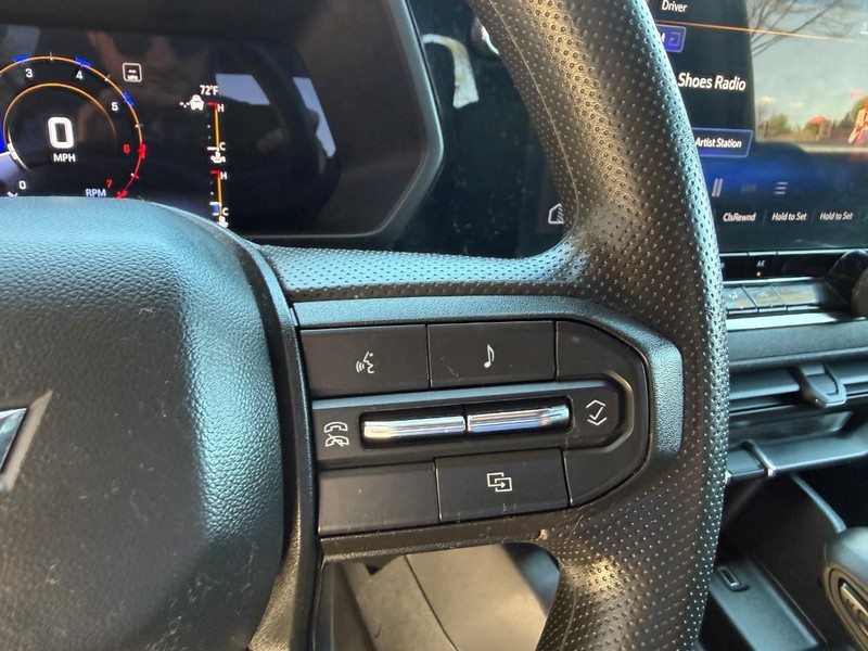 Chevrolet Colorado Vehicle Image 22