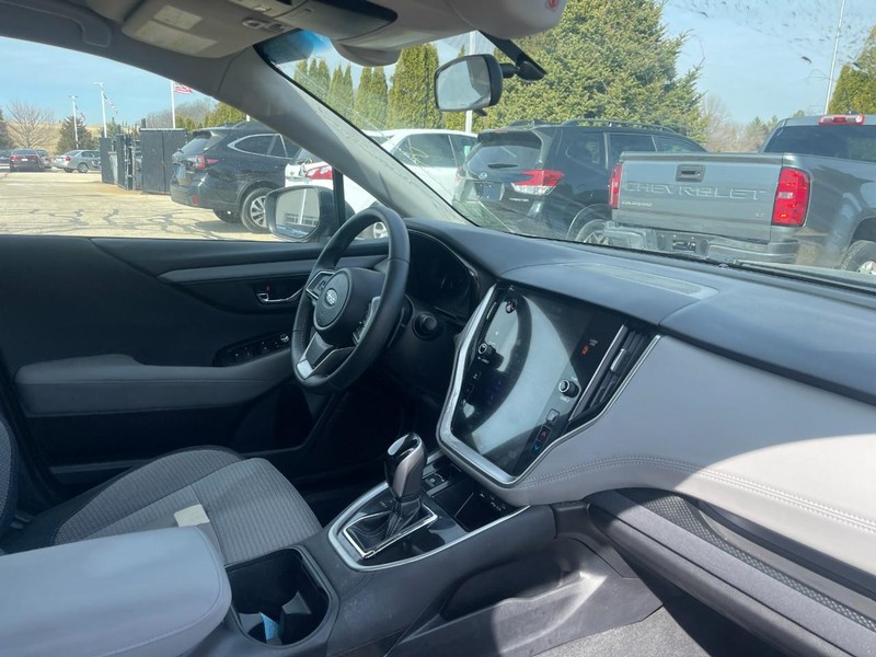 Subaru Outback Vehicle Image 02