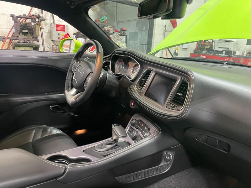 Dodge Challenger Vehicle Image 02