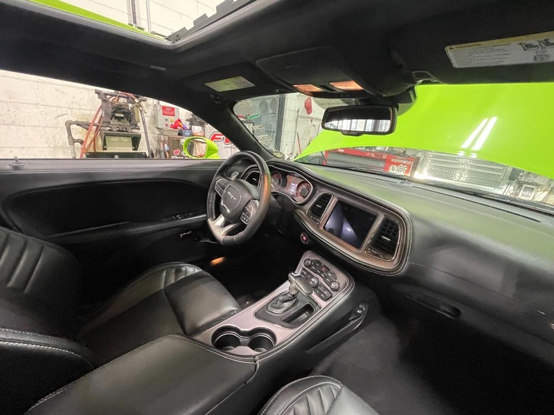 Dodge Challenger Vehicle Image 06