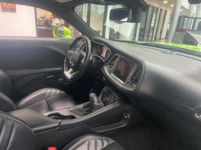 Dodge Challenger Vehicle Image 10