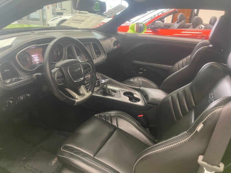 Dodge Challenger Vehicle Image 16