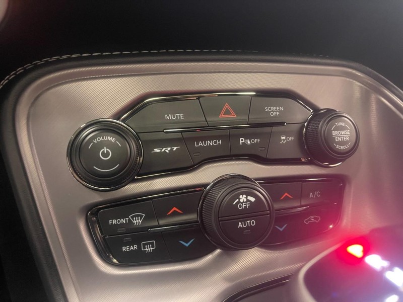 Dodge Challenger Vehicle Image 32