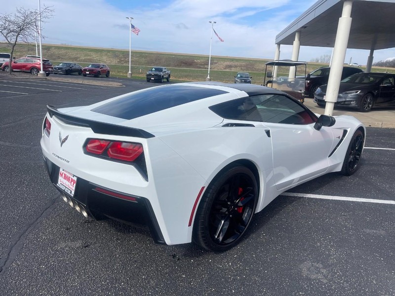 Chevrolet Corvette Vehicle Image 03