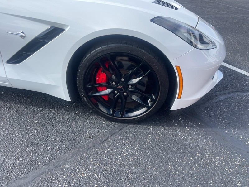 Chevrolet Corvette Vehicle Image 08