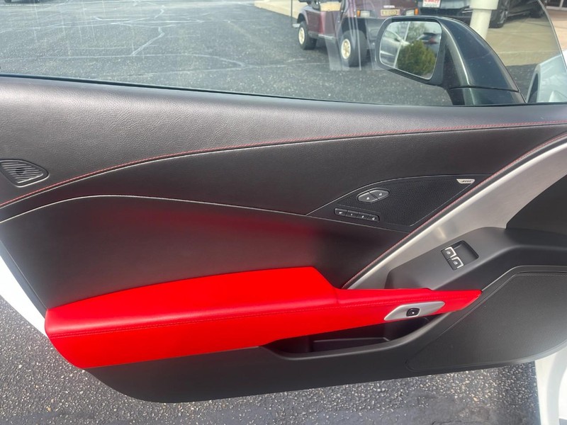 Chevrolet Corvette Vehicle Image 19