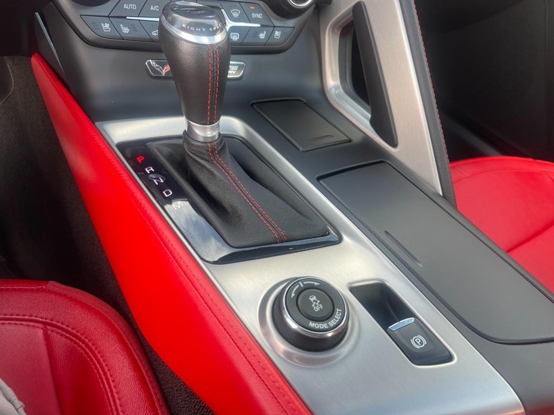 Chevrolet Corvette Vehicle Image 24
