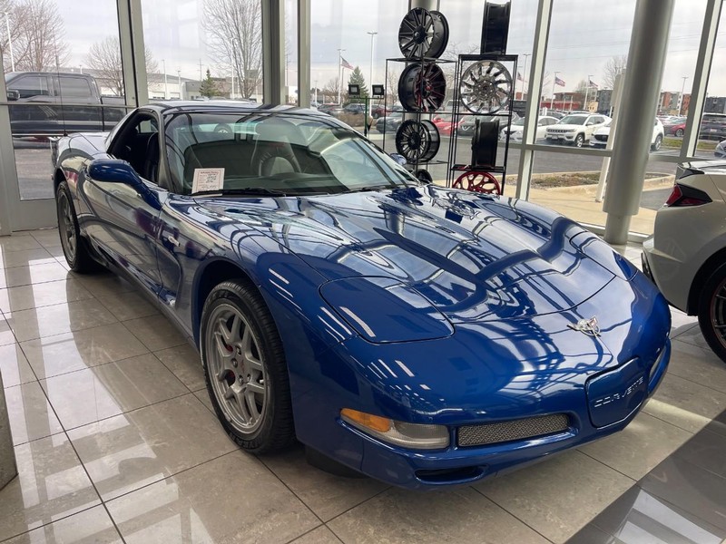 Chevrolet Corvette Vehicle Image 02