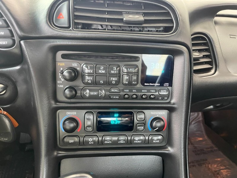 Chevrolet Corvette Vehicle Image 28
