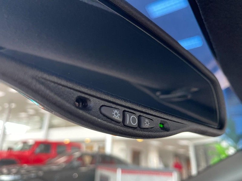 Chevrolet Corvette Vehicle Image 33
