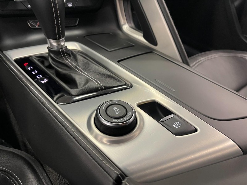 Chevrolet Corvette Vehicle Image 08