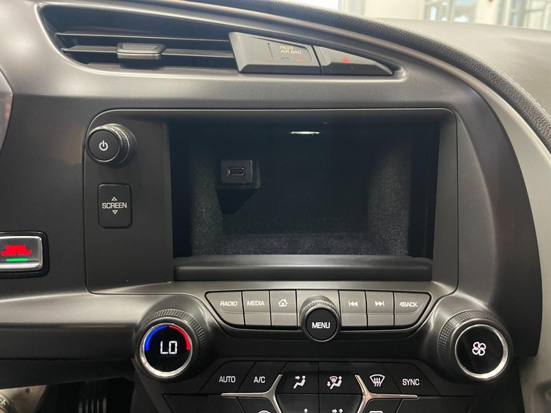 Chevrolet Corvette Vehicle Image 12