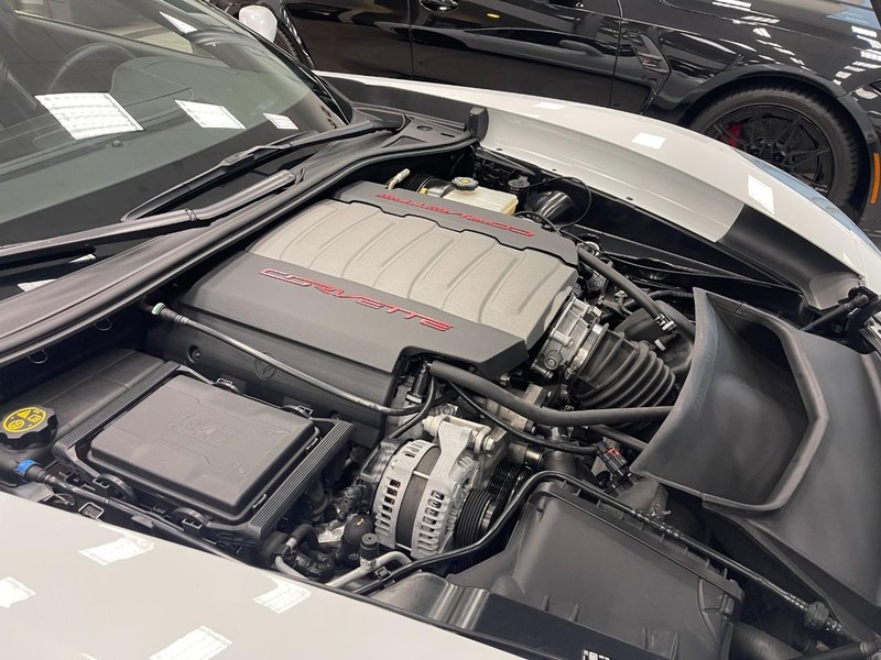 Chevrolet Corvette Vehicle Image 15