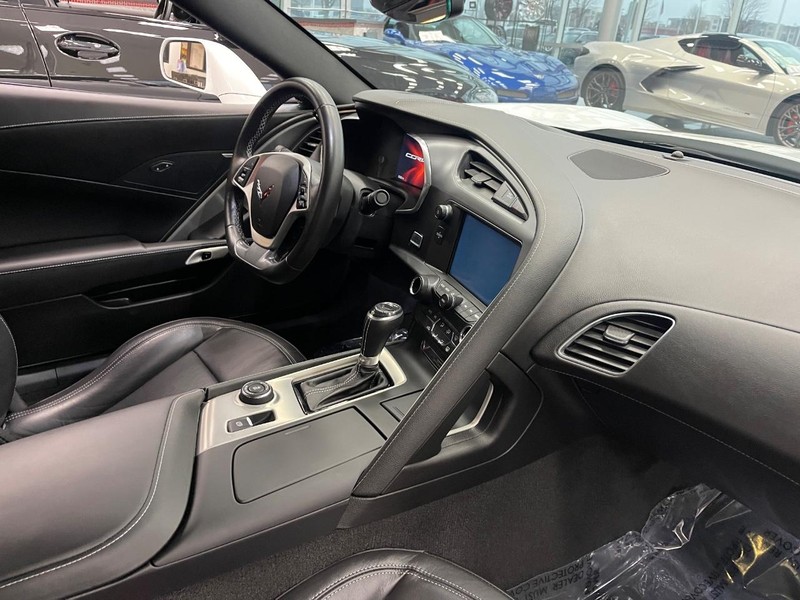 Chevrolet Corvette Vehicle Image 19