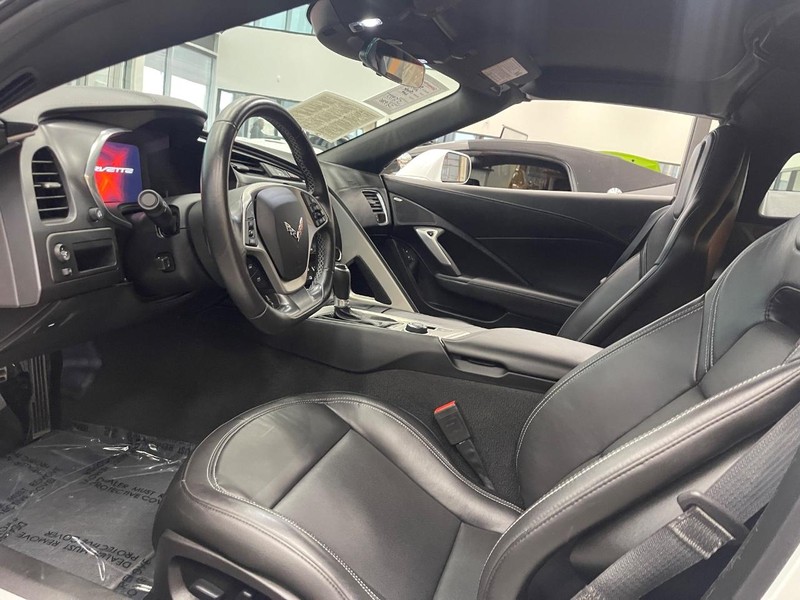 Chevrolet Corvette Vehicle Image 24