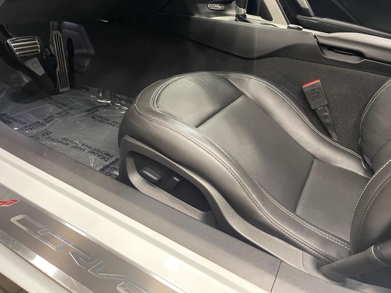 Chevrolet Corvette Vehicle Image 25