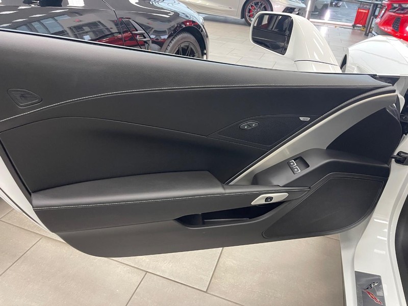 Chevrolet Corvette Vehicle Image 26