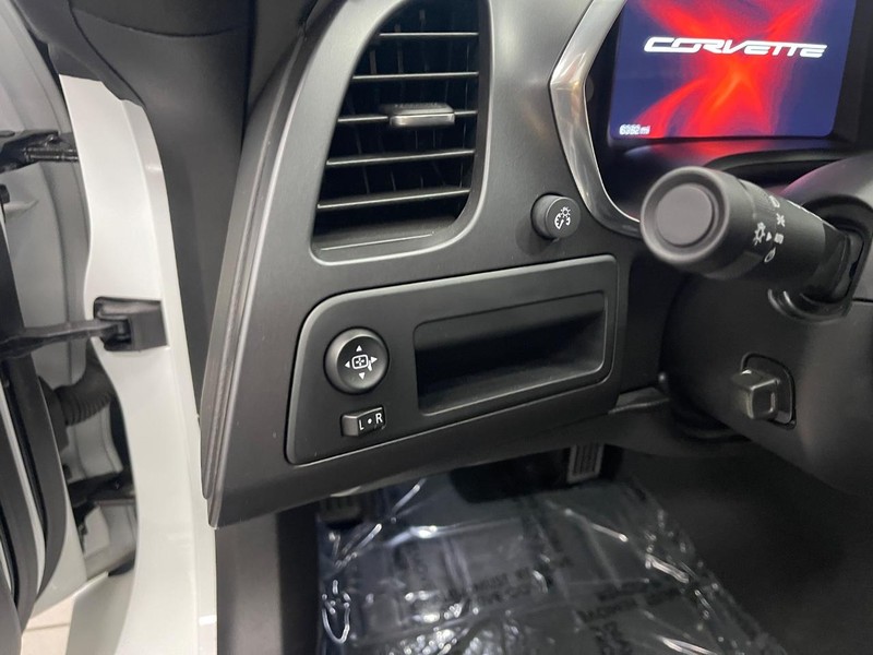 Chevrolet Corvette Vehicle Image 27