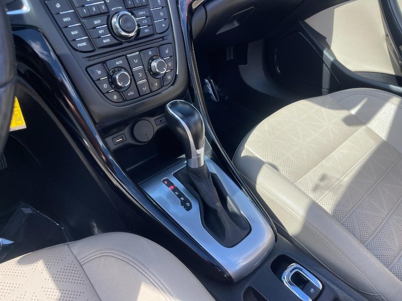 Buick Cascada Vehicle Image 21