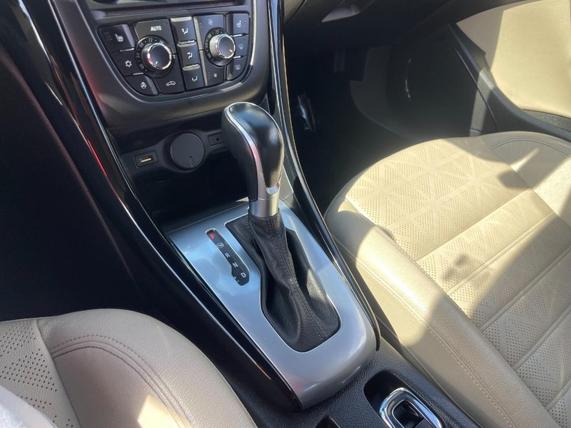 Buick Cascada Vehicle Image 22
