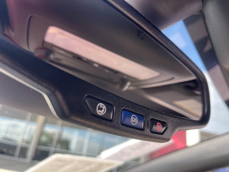 Buick Cascada Vehicle Image 29