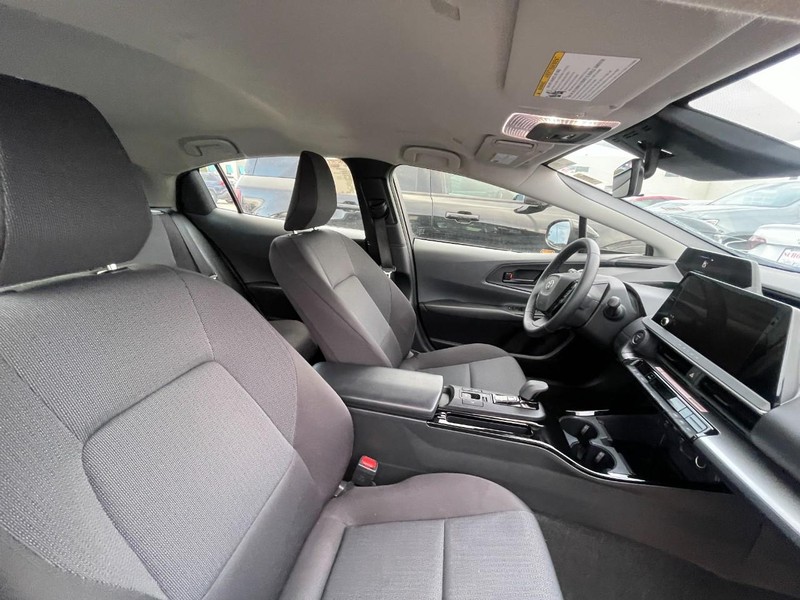 Toyota Prius Vehicle Image 03