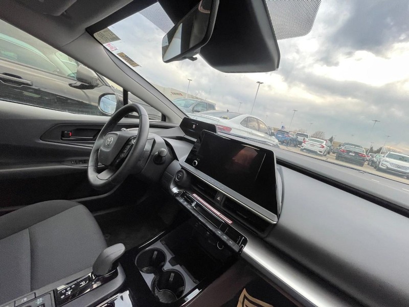 Toyota Prius Vehicle Image 04