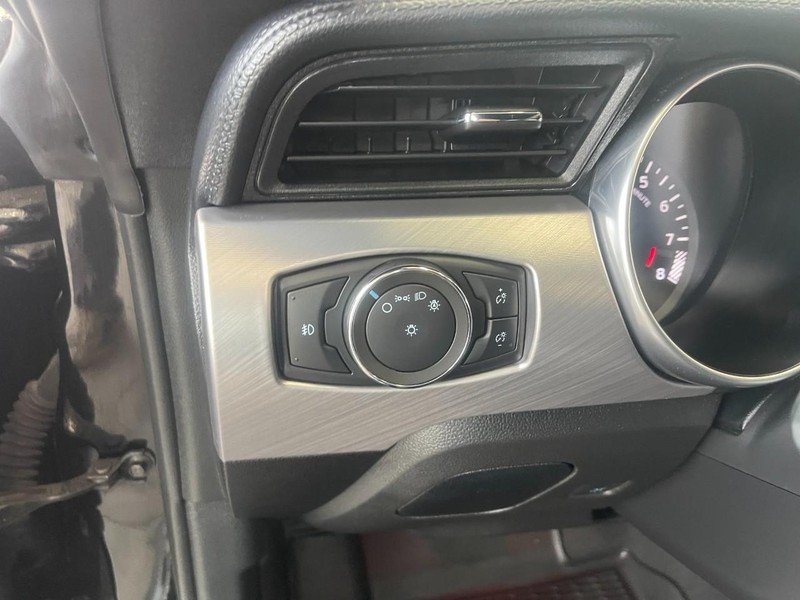 Ford Mustang Vehicle Image 17