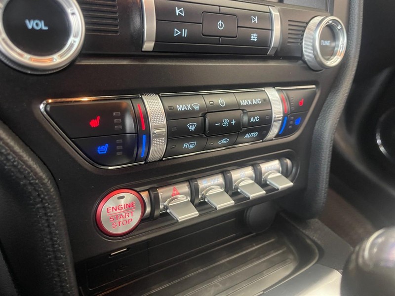 Ford Mustang Vehicle Image 26
