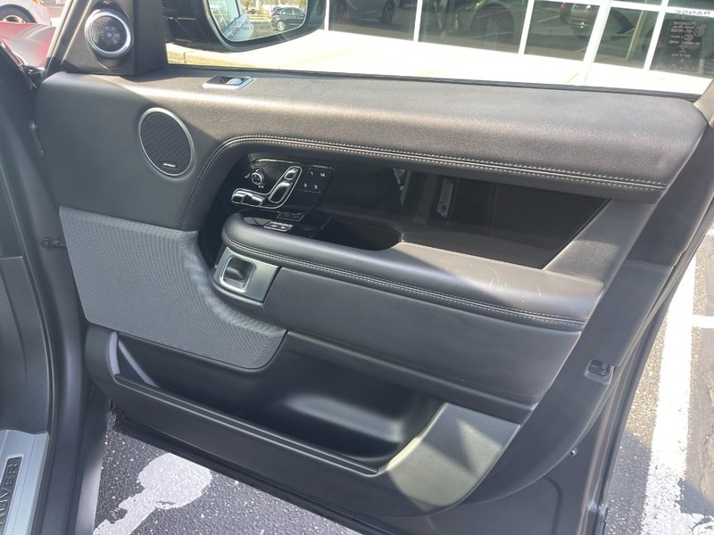 Land Rover Range Rover Vehicle Image 13