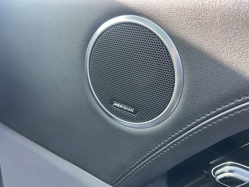 Land Rover Range Rover Vehicle Image 15