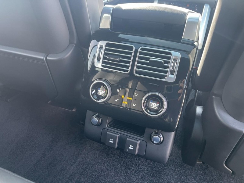 Land Rover Range Rover Vehicle Image 17