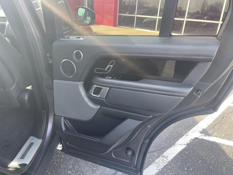 Land Rover Range Rover Vehicle Image 19