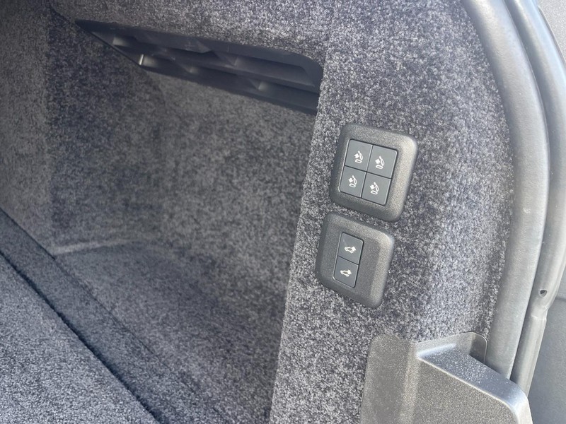 Land Rover Range Rover Vehicle Image 22