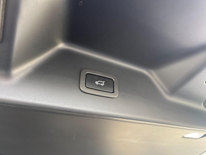 Land Rover Range Rover Vehicle Image 23