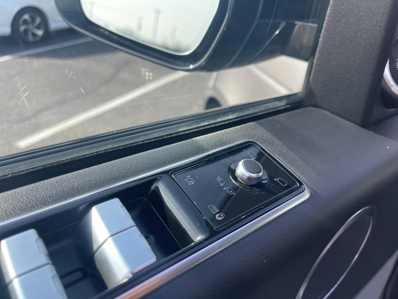 Land Rover Range Rover Vehicle Image 28